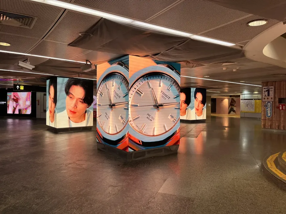 Orchard MRT Station (Phase 1) — view 5 — Indoor LED installation by ETA Visual