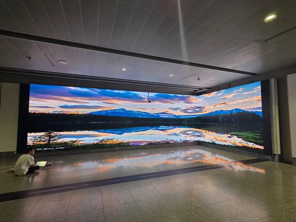 Serangoon MRT Station — Indoor LED LED display by ETA Visual in Serangoon MRT, Singapore