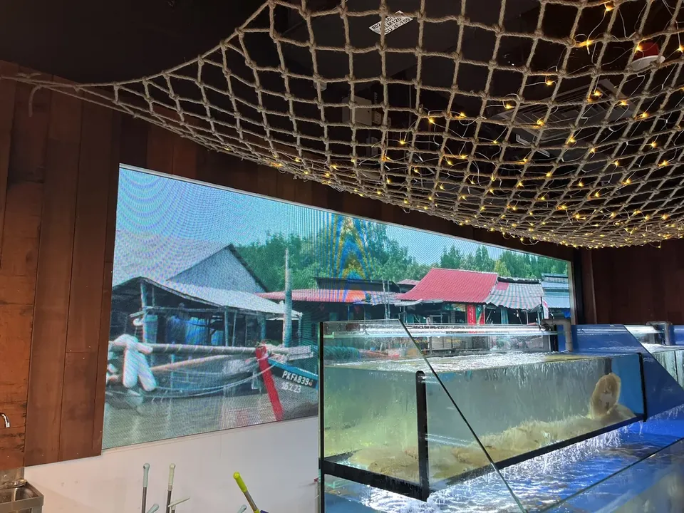 Yang Ming Seafood — Indoor LED LED display by ETA Visual in VivoCity, Singapore